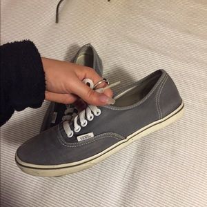 women’s low rise vans